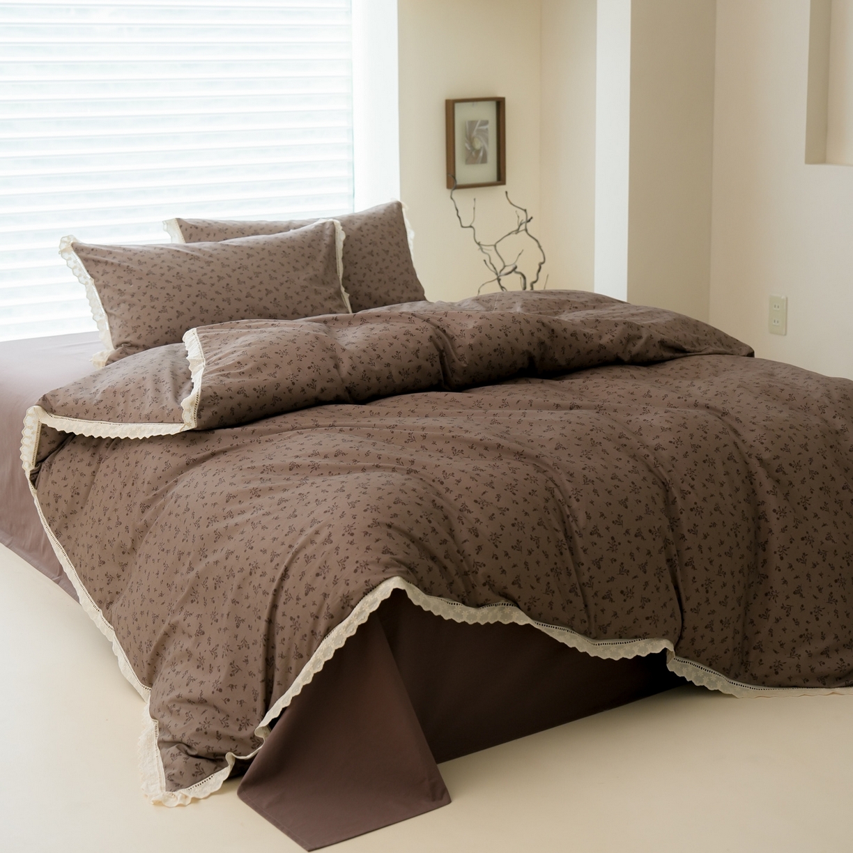 91家纺网 家纺一手货源 找家纺 洺兰家居 2025年小清新全棉13372镂空花边小碎花ins风水洗棉四件套 东篱