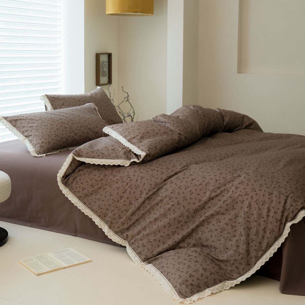 91家纺网 家纺一手货源 找家纺 洺兰家居 2025年小清新全棉13372镂空花边小碎花ins风水洗棉四件套 东篱