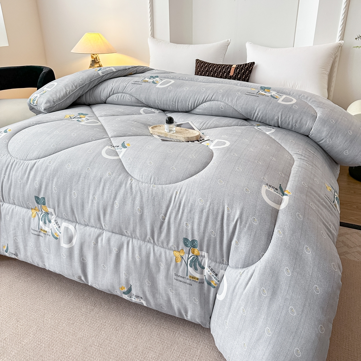 91家纺网 家纺一手货源 找家纺 好欣怡家纺 2026新款洛卡棉冬被学生被四季被仿棉被芯 灰色大豆