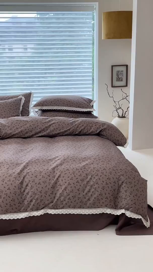 91家纺网 家纺一手货源 找家纺 洺兰家居 2025年小清新全棉13372镂空花边小碎花ins风水洗棉四件套 东篱