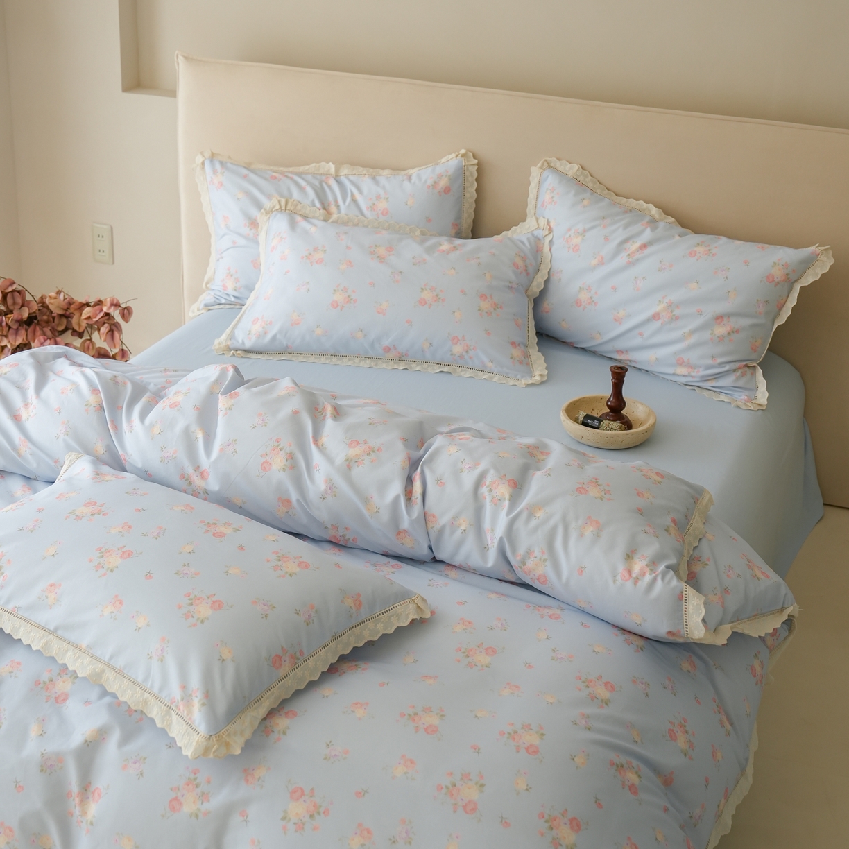 91家纺网 家纺一手货源 找家纺 洺兰家居 2025年小清新全棉13372镂空花边小碎花ins风水洗棉四件套 豆蔻 蓝