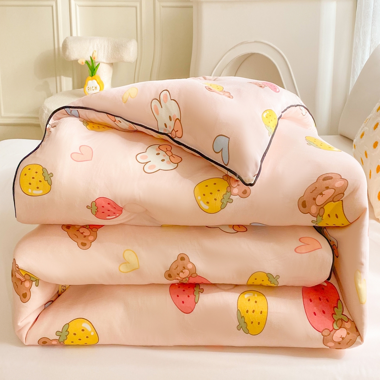 91家纺网 家纺一手货源 找家纺 （总）小叮当家纺仓储工厂店 2025年新款A类母婴级宝宝被子豆豆绒牛奶针织棉被子儿童被子豆豆被大豆被春秋