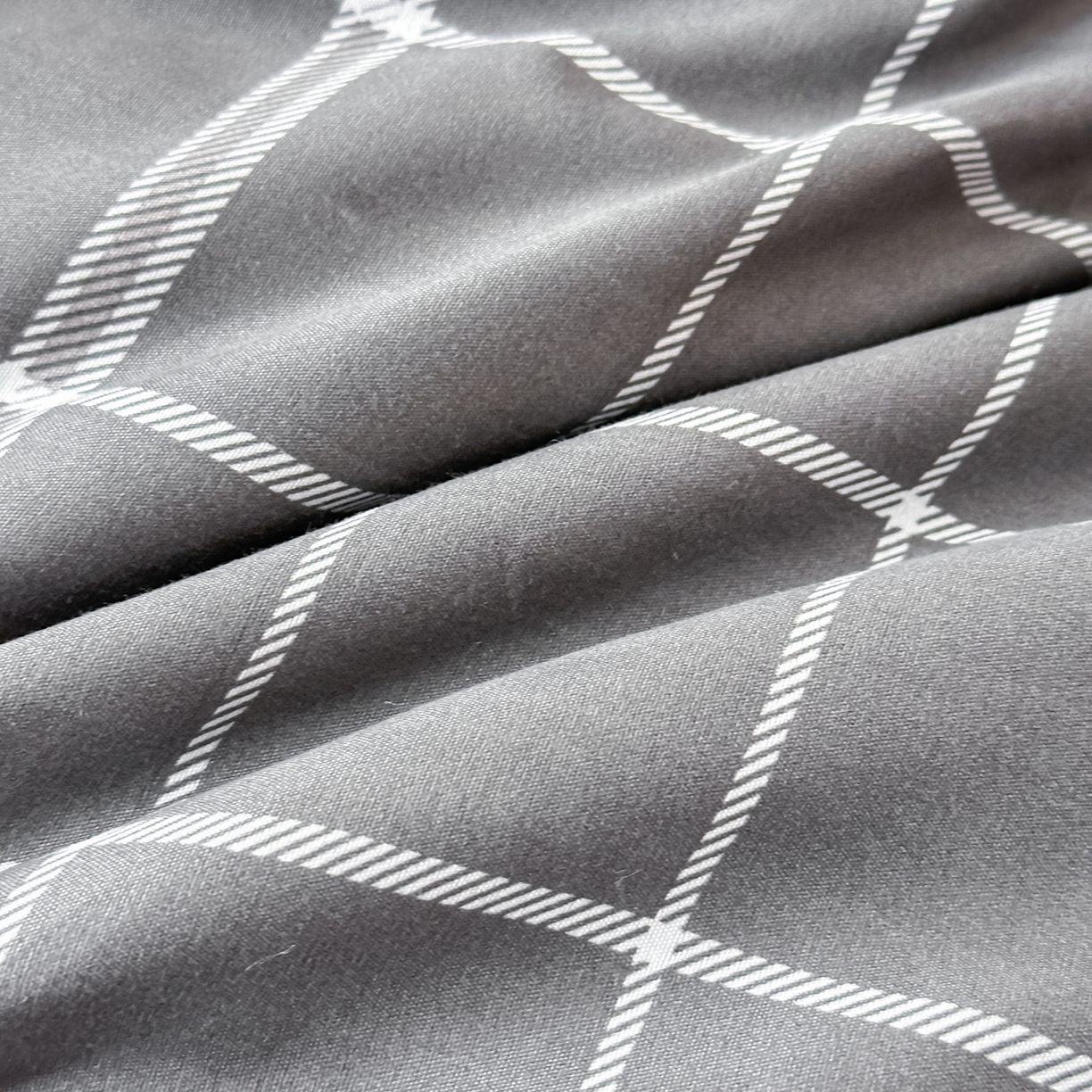 91家纺网 家纺一手货源 找家纺 好欣怡家纺 2026新款洛卡棉冬被学生被四季被仿棉被芯 灰色线格