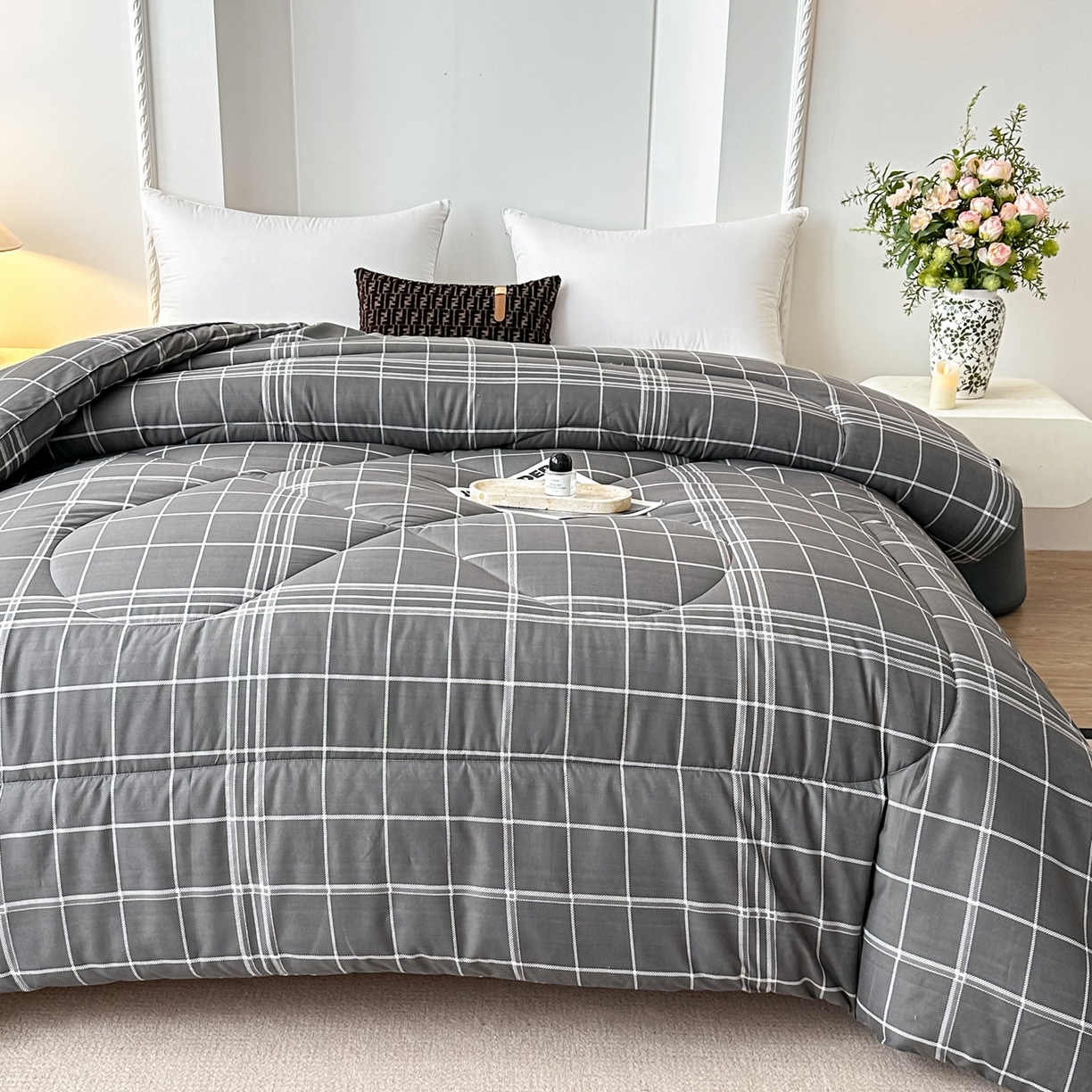 91家纺网 家纺一手货源 找家纺 好欣怡家纺 2026新款洛卡棉冬被学生被四季被仿棉被芯 灰色线格