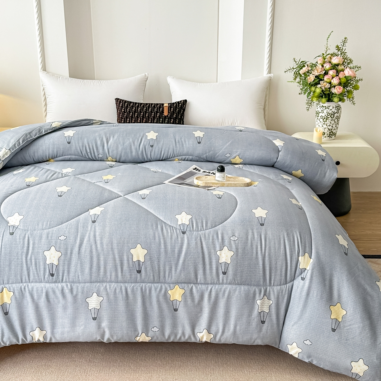 91家纺网 家纺一手货源 找家纺 好欣怡家纺 2026新款洛卡棉冬被学生被四季被仿棉被芯 灰色星星