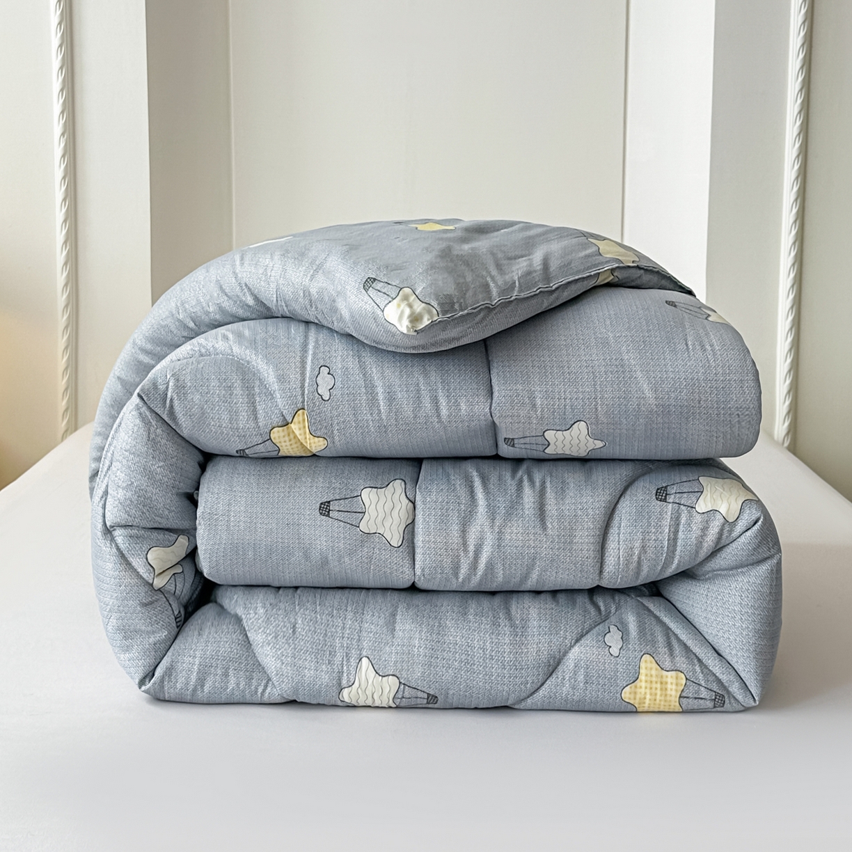 91家纺网 家纺一手货源 找家纺 好欣怡家纺 2026新款洛卡棉冬被学生被四季被仿棉被芯 灰色星星