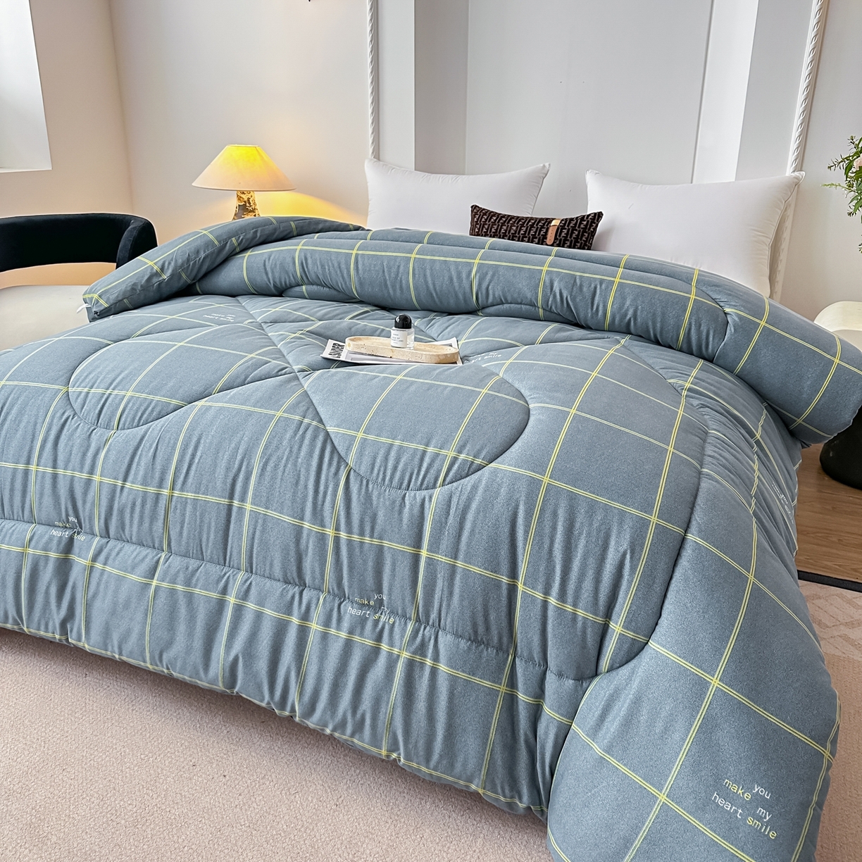 91家纺网 家纺一手货源 找家纺 好欣怡家纺 2025新款洛卡棉冬被学生被四季被仿棉被芯 蓝色格子