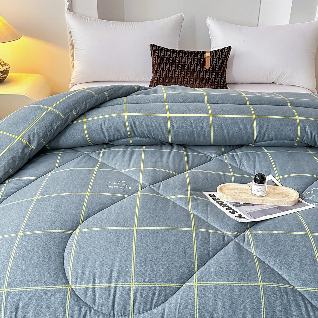 91家纺网 家纺一手货源 找家纺 好欣怡家纺 2025新款洛卡棉冬被学生被四季被仿棉被芯 蓝色格子