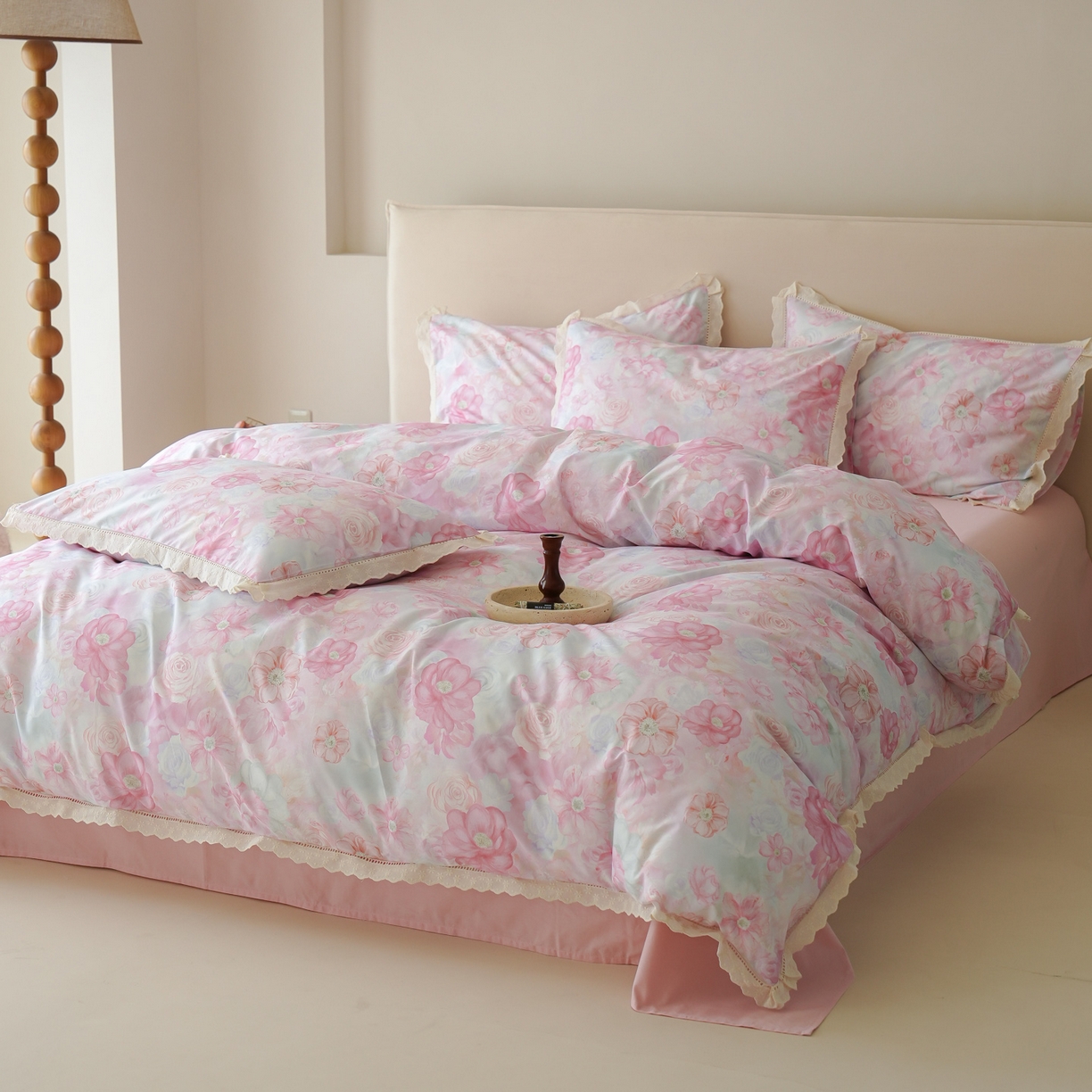 91家纺网 家纺一手货源 找家纺 洺兰家居 2025年小清新全棉13372镂空花边小碎花ins风水洗棉四件套 扶摇