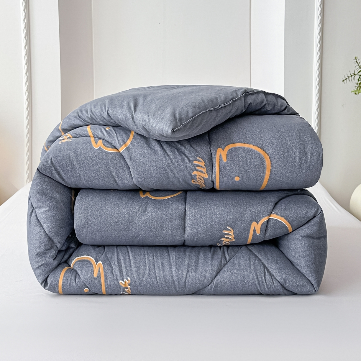 91家纺网 家纺一手货源 找家纺 好欣怡家纺 2025新款洛卡棉冬被学生被四季被仿棉被芯 蓝色鲸鱼