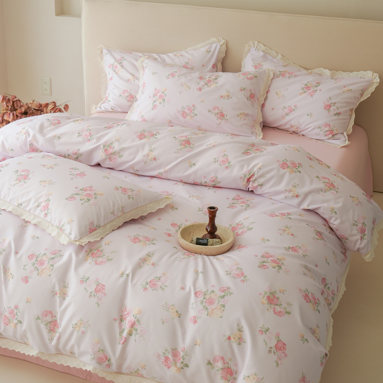 91家纺网 家纺一手货源 找家纺 洺兰家居 2025年小清新全棉13372镂空花边小碎花ins风水洗棉四件套 海棠