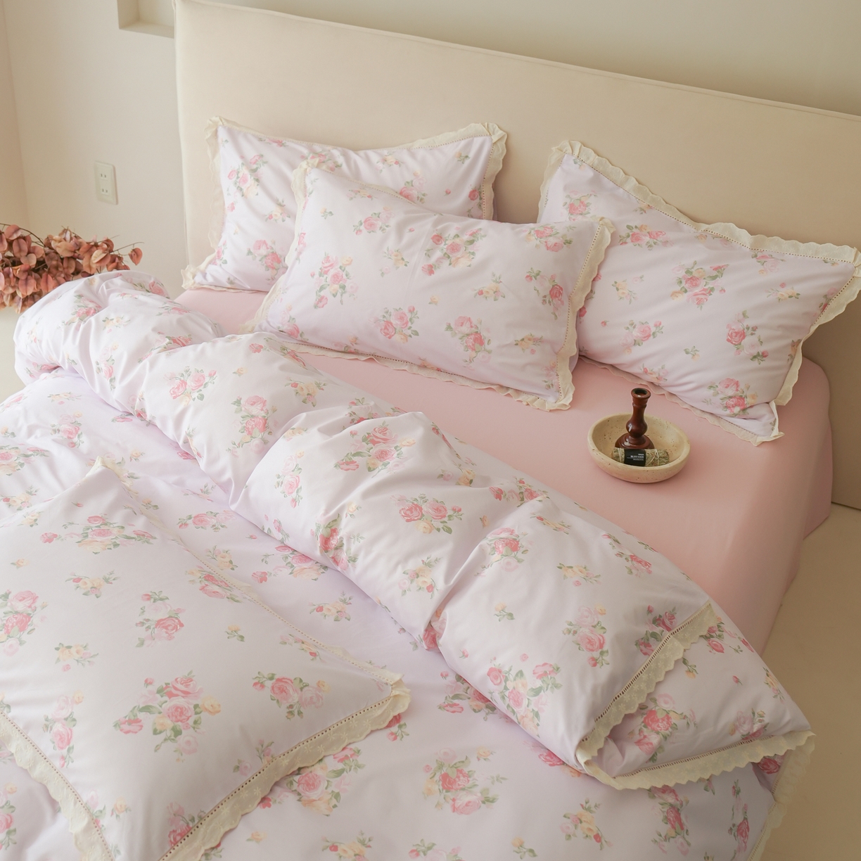 91家纺网 家纺一手货源 找家纺 洺兰家居 2025年小清新全棉13372镂空花边小碎花ins风水洗棉四件套 海棠