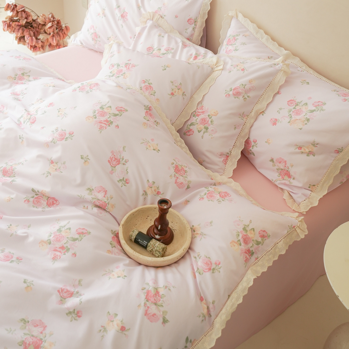 91家纺网 家纺一手货源 找家纺 洺兰家居 2025年小清新全棉13372镂空花边小碎花ins风水洗棉四件套 海棠