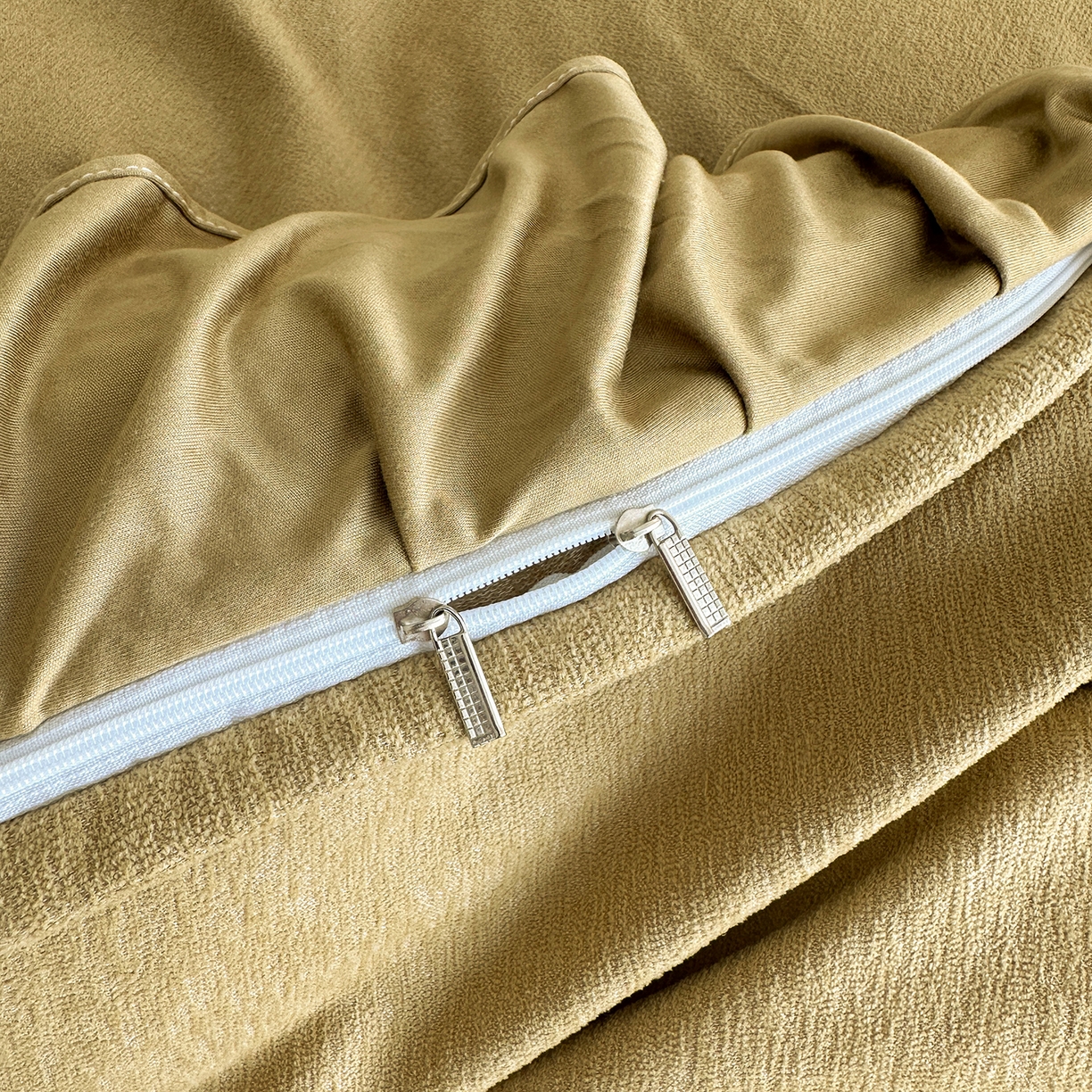 91家纺网 家纺一手货源 找家纺 宜凡家纺 2025新款A类棉绒刺绣花夹棉床裙四件套--梦回罗马系列 梦回罗马 姜黄