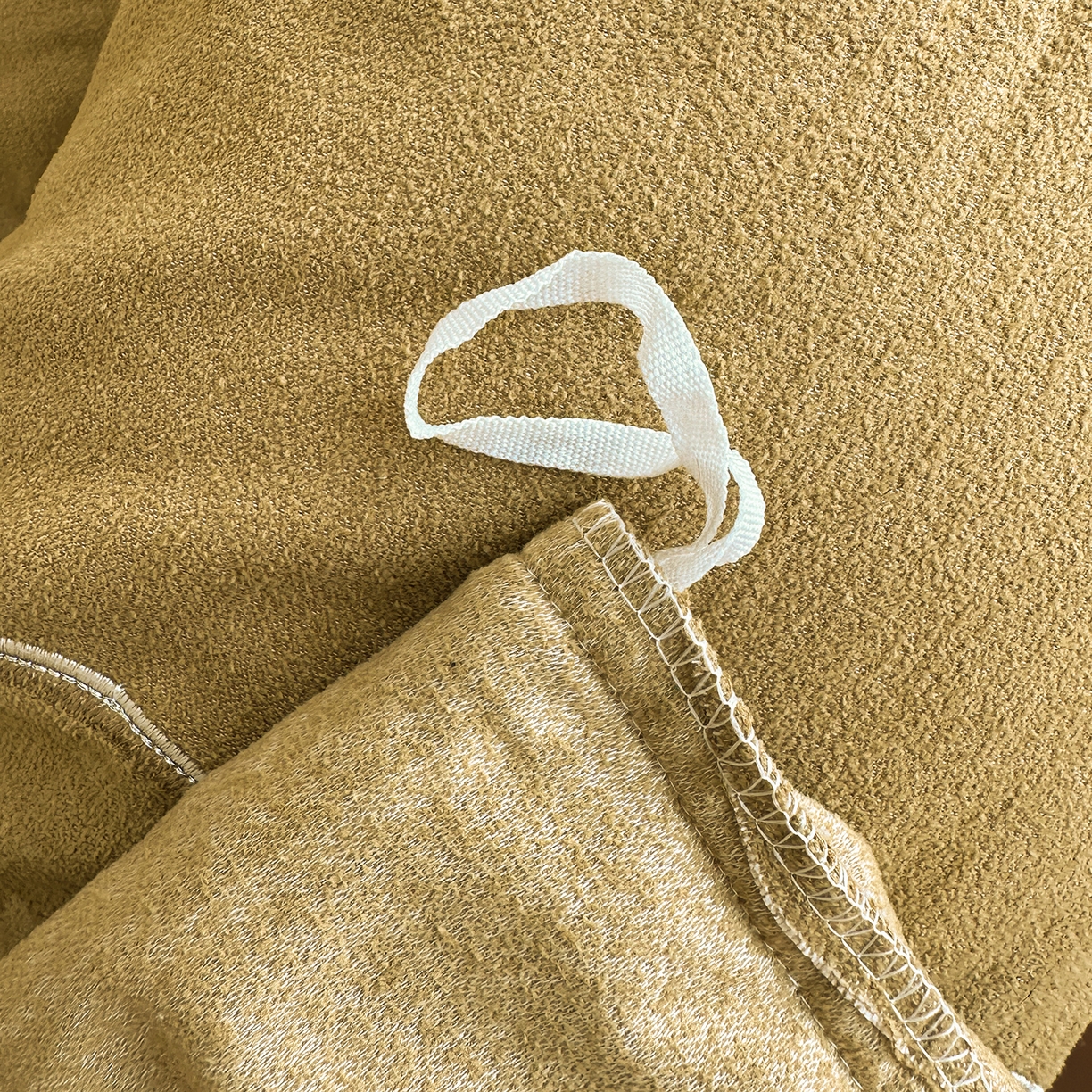 91家纺网 家纺一手货源 找家纺 宜凡家纺 2025新款A类棉绒刺绣花夹棉床裙四件套--梦回罗马系列 梦回罗马 姜黄