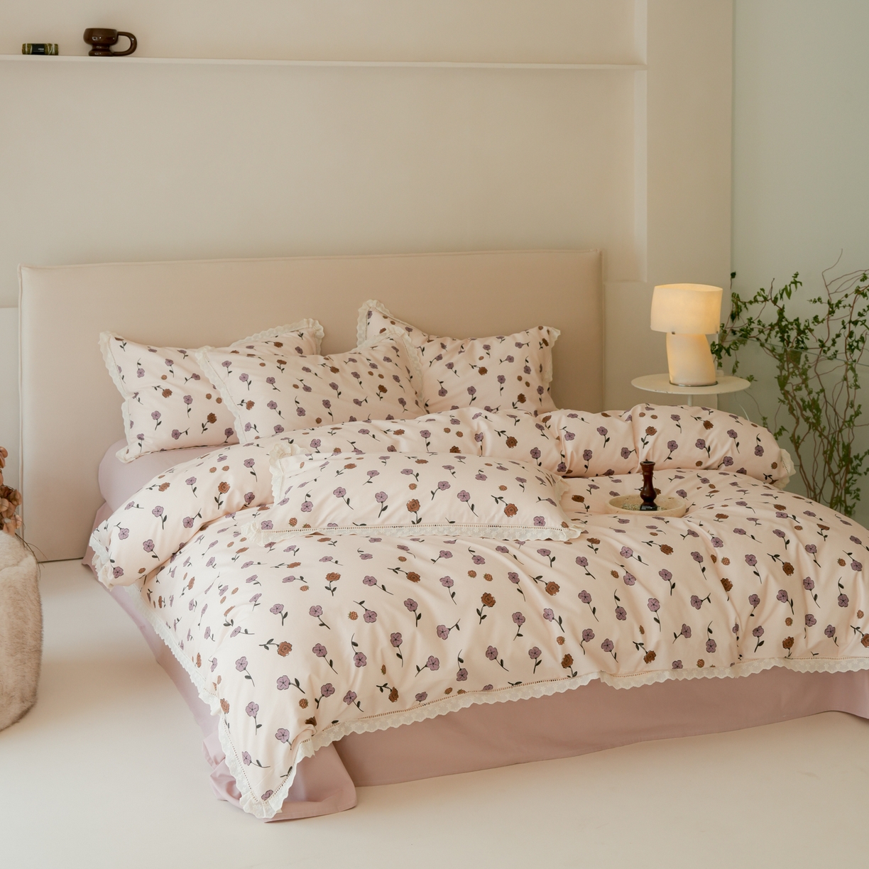 91家纺网 家纺一手货源 找家纺 洺兰家居 2025年小清新全棉13372镂空花边小碎花ins风水洗棉四件套 寒梅