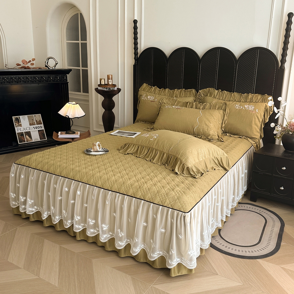 91家纺网 家纺一手货源 找家纺 宜凡家纺 2025新款A类棉绒刺绣花夹棉床裙四件套--梦回罗马系列 梦回罗马 姜黄