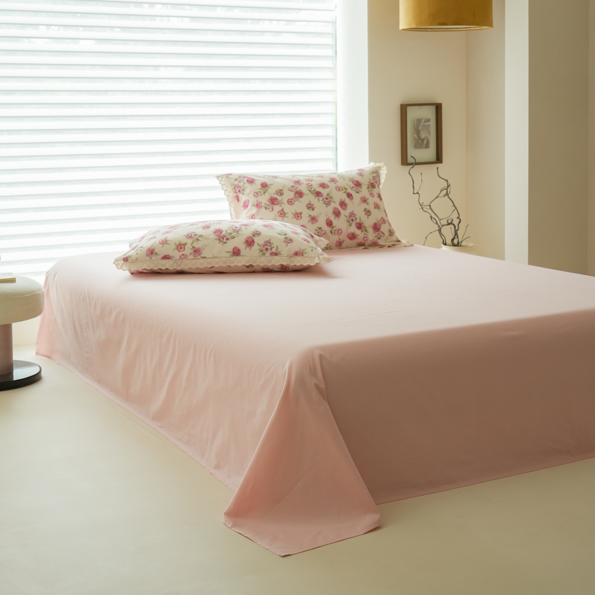 91家纺网 家纺一手货源 找家纺 洺兰家居 2025年小清新全棉13372镂空花边小碎花ins风水洗棉四件套 玫瑰