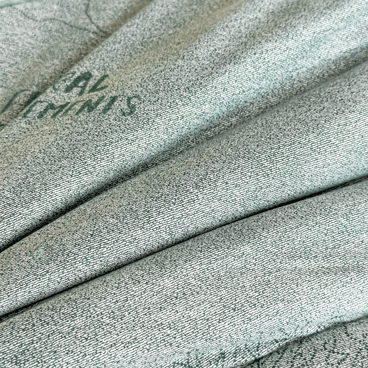 91家纺网 家纺一手货源 找家纺 好欣怡家纺 2025新款洛卡棉冬被学生被四季被仿棉被芯 绿色小花