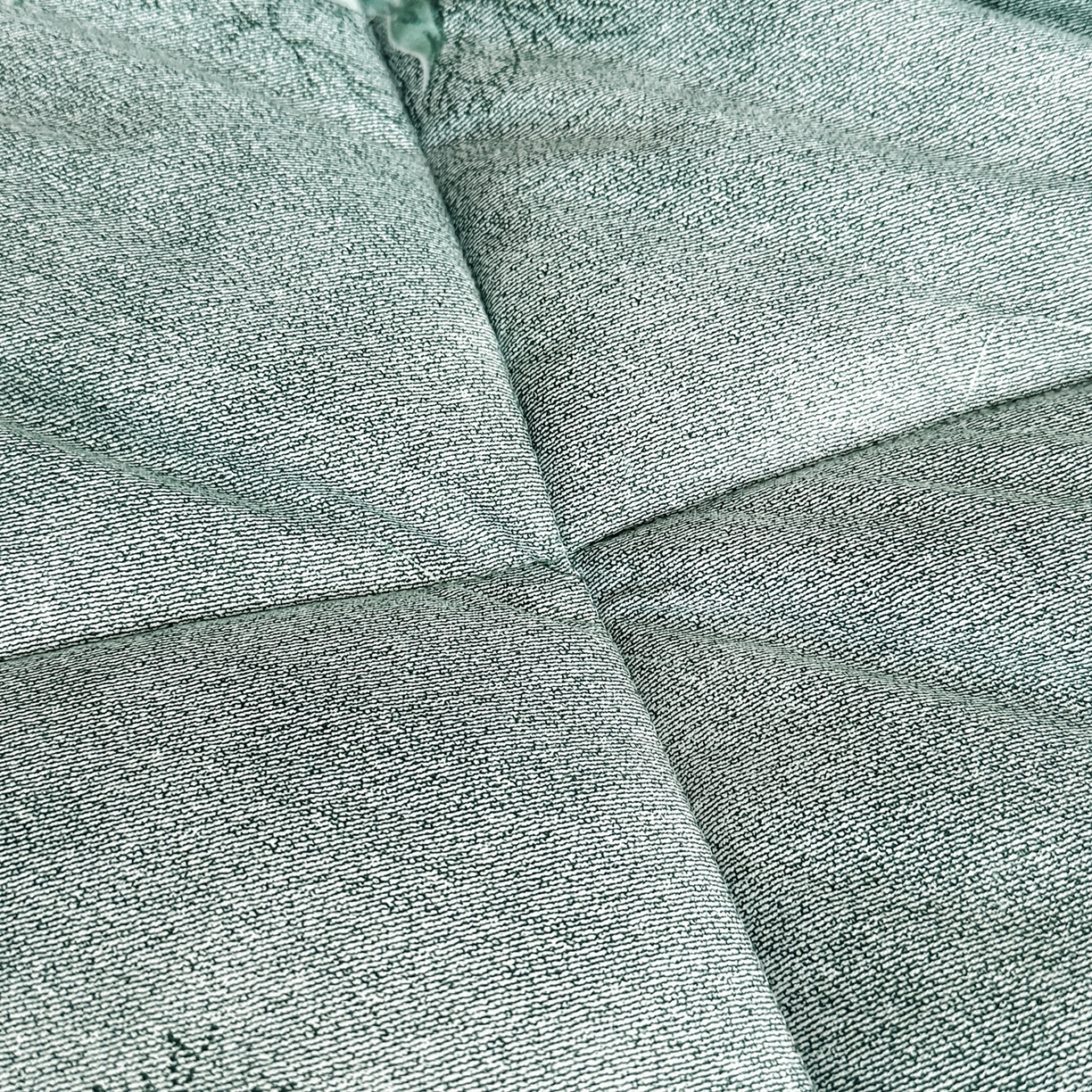 91家纺网 家纺一手货源 找家纺 好欣怡家纺 2025新款洛卡棉冬被学生被四季被仿棉被芯 绿色小花