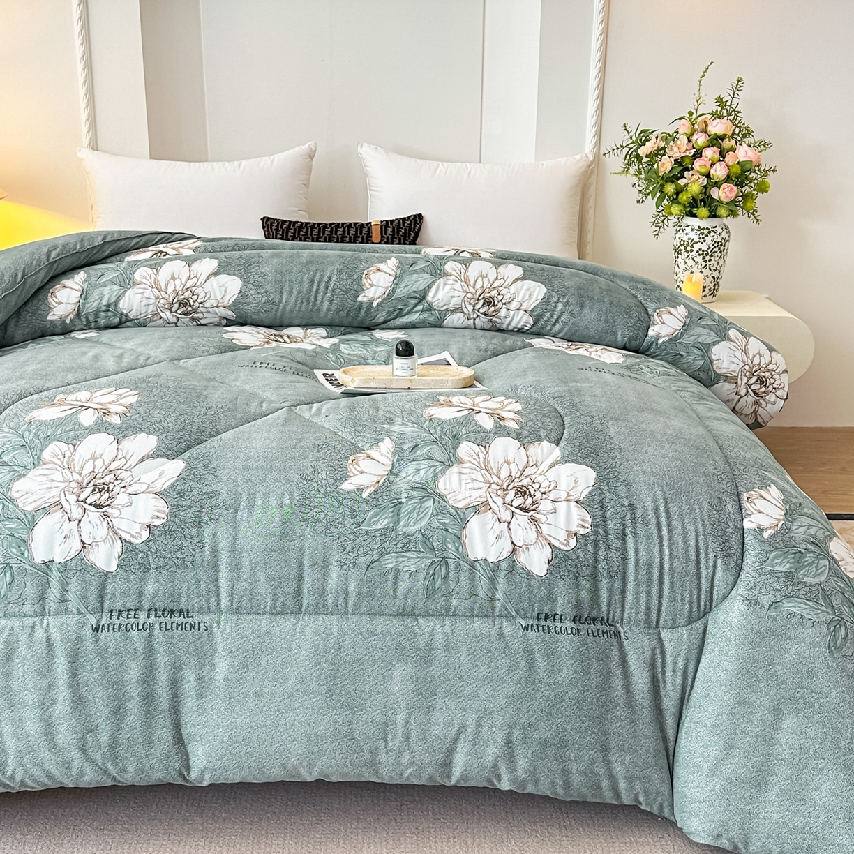 91家纺网 家纺一手货源 找家纺 好欣怡家纺 2025新款洛卡棉冬被学生被四季被仿棉被芯 绿色小花