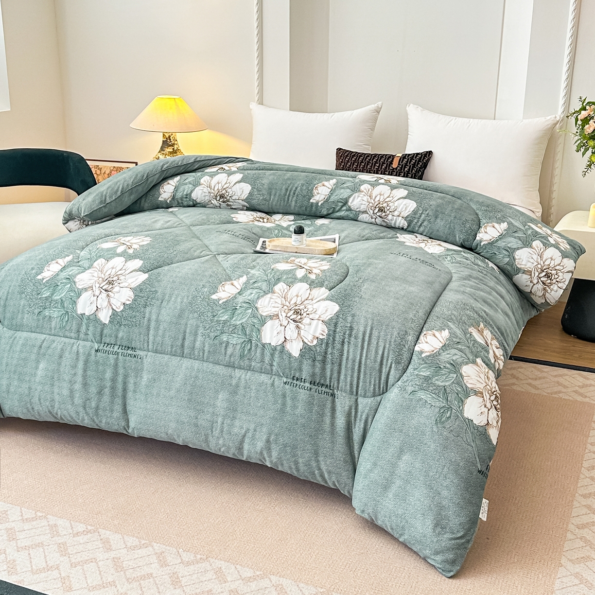 91家纺网 家纺一手货源 找家纺 好欣怡家纺 2025新款洛卡棉冬被学生被四季被仿棉被芯 绿色小花