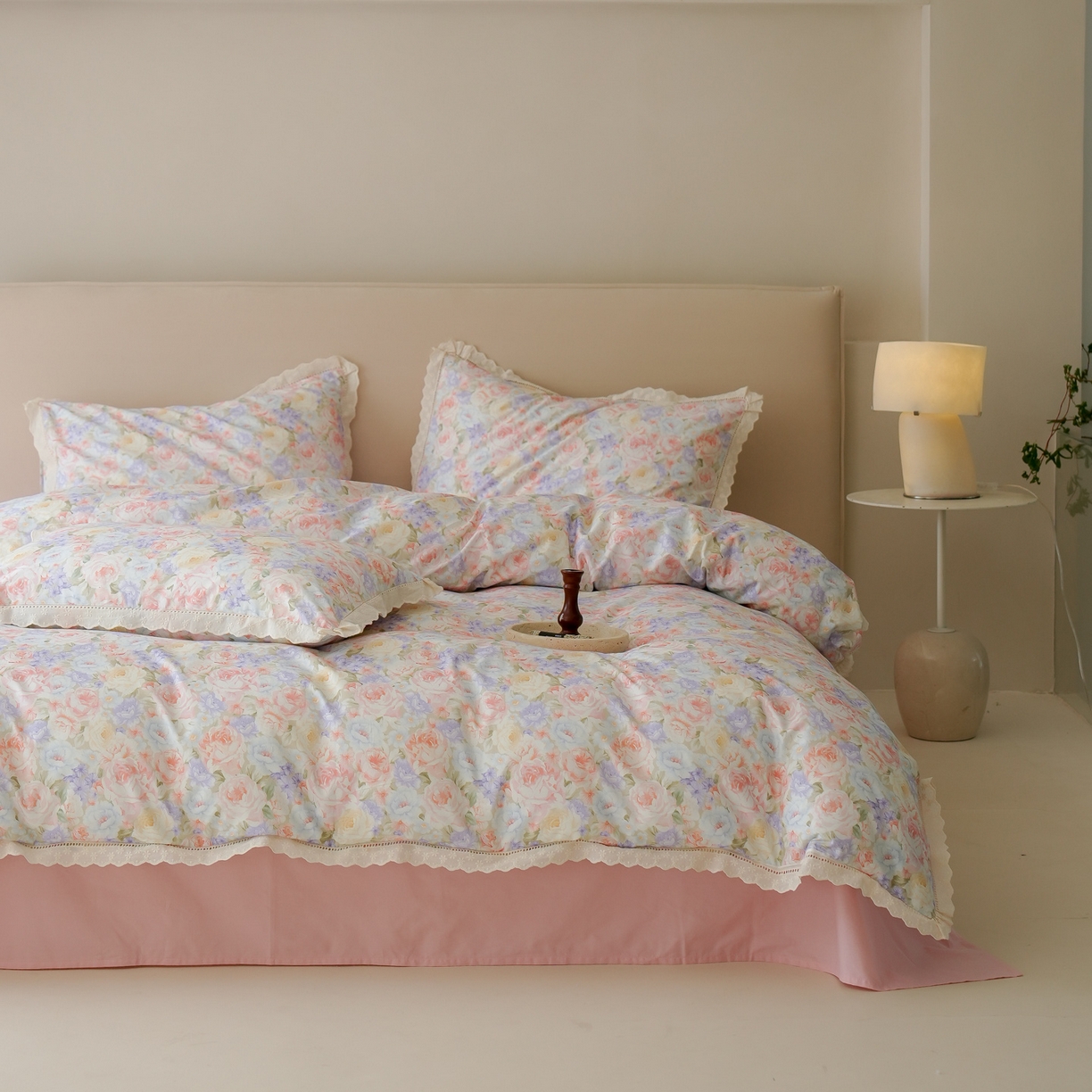 91家纺网 家纺一手货源 找家纺 洺兰家居 2025年小清新全棉13372镂空花边小碎花ins风水洗棉四件套 月季