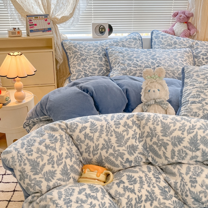 91家纺网 家纺一手货源 找家纺 （总）云玲时尚 2025新款高克重牛奶绒印花床盖四件套