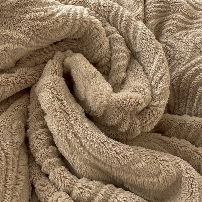 91家纺网 家纺一手货源 找家纺 金绣美居 2025新款亲肤舒适全消光牛奶绒雕花四件套-黎境 黎境-菩提咖