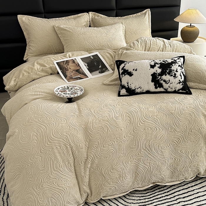 91家纺网 家纺一手货源 找家纺 金绣美居 2025新款亲肤舒适全消光牛奶绒雕花四件套-黎境 黎境-舒芙蕾