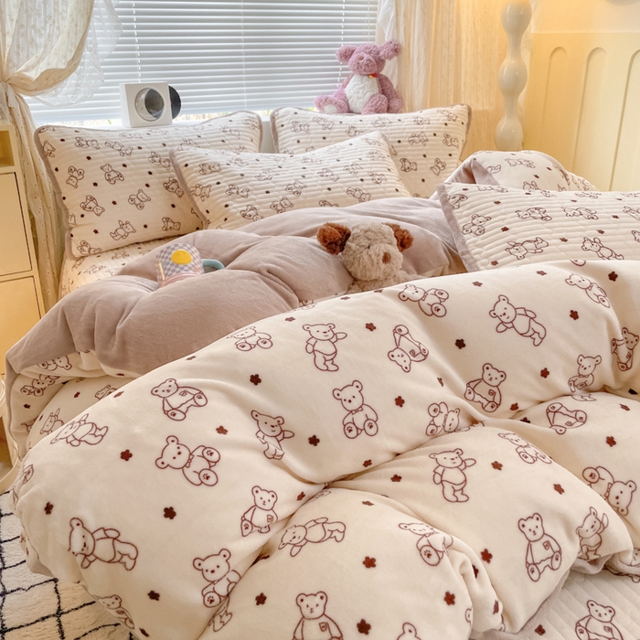 91家纺网 家纺一手货源 找家纺 （总）云玲时尚 2025新款高克重牛奶绒印花床盖四件套