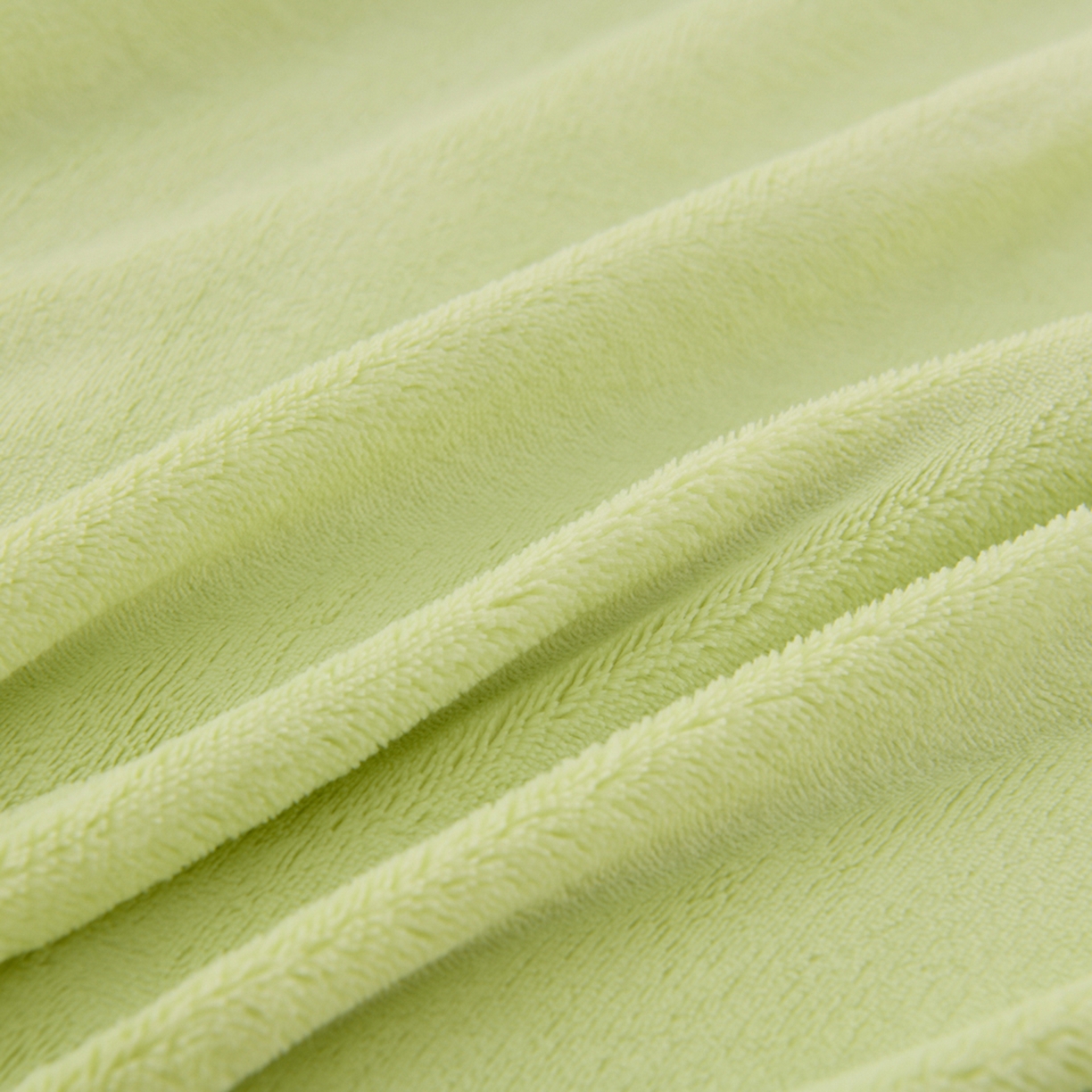 91家纺网 家纺一手货源 找家纺 湘之帛 2025新款简约毛巾绣牛奶绒床裙-小熊猫 小熊猫-浅绿