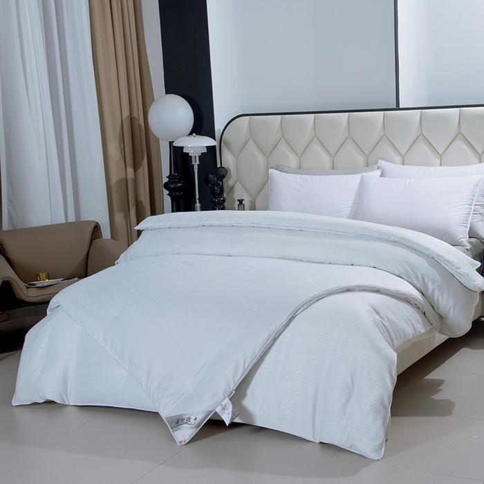 91家纺网 家纺一手货源 找家纺 尚品家纺 2025新款全棉提花蚕丝子母被冬被春秋被被子 月光白