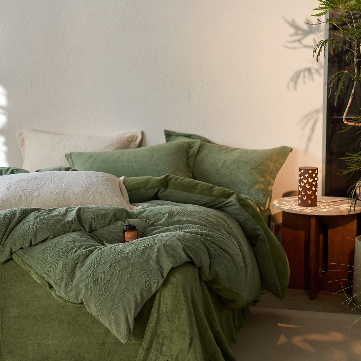 91家纺网 家纺一手货源 找家纺 亿梵家居 2025秋冬新款A类全消光牛奶绒立体5D雕花绒四件套-风格一 （提供买家秀） 芭提雅-抹茶绿