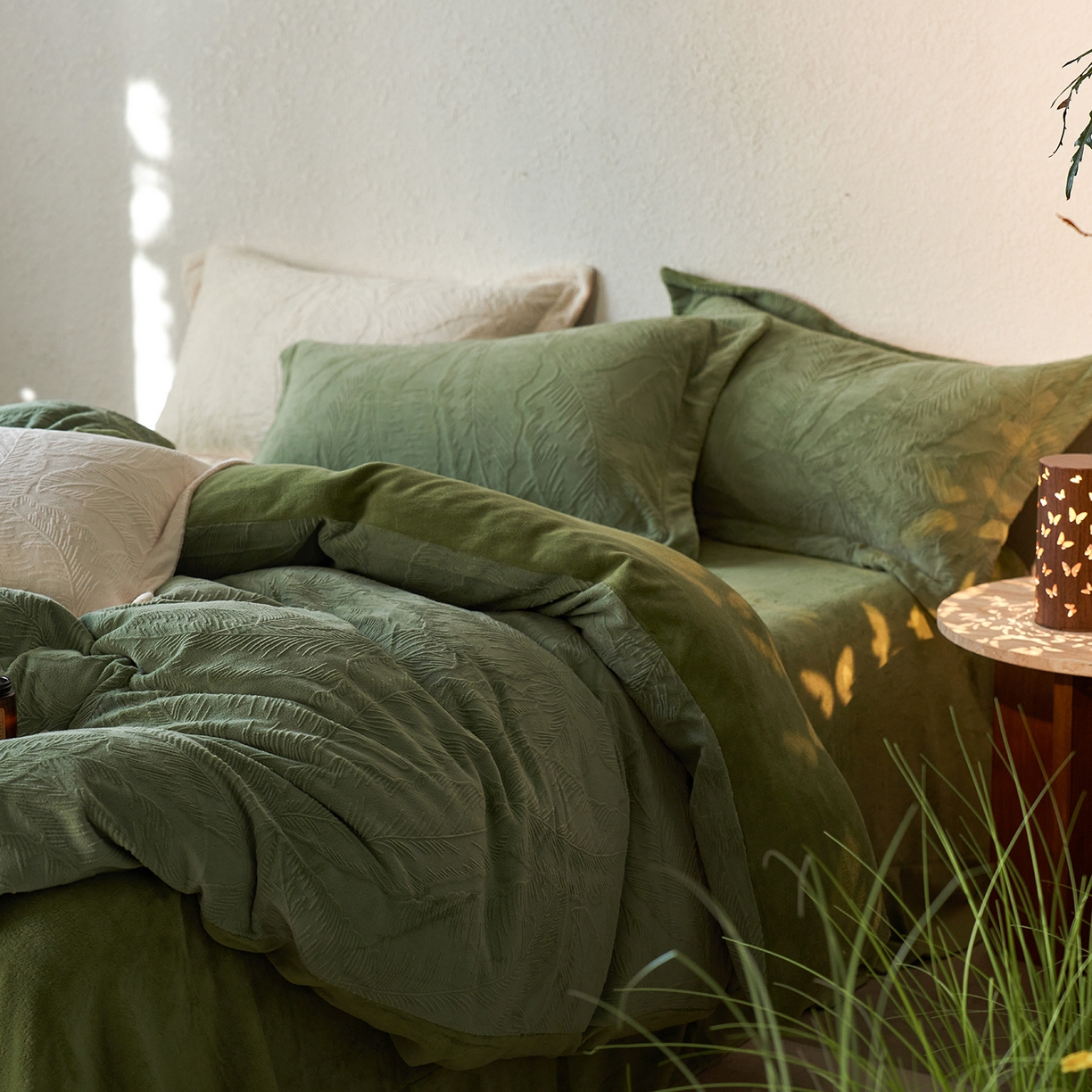 91家纺网 家纺一手货源 找家纺 亿梵家居 2025秋冬新款A类全消光牛奶绒立体5D雕花绒四件套-风格一 （提供买家秀） 芭提雅-抹茶绿