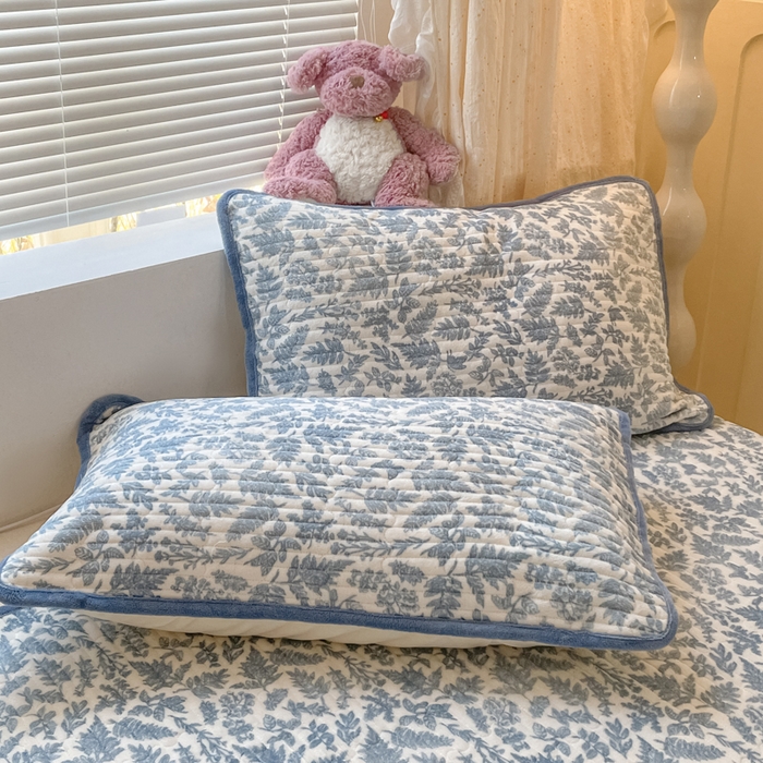 91家纺网 家纺一手货源 找家纺 云玲时尚 2025新款高克重牛奶绒印花床盖四件套 暗香