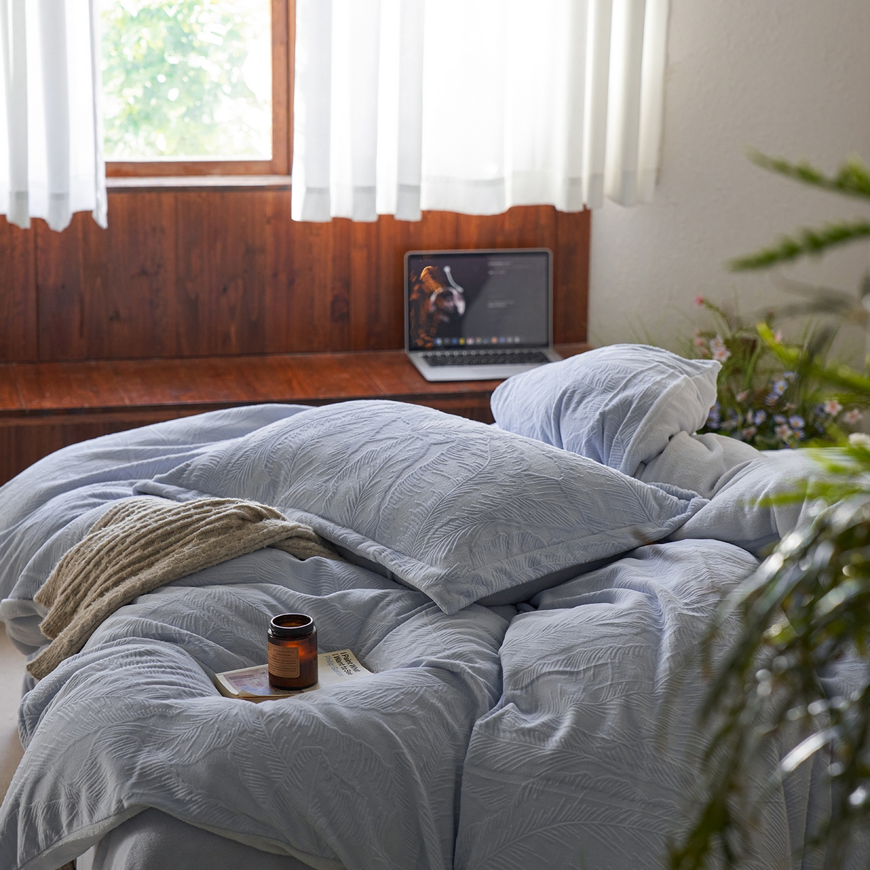 91家纺网 家纺一手货源 找家纺 亿梵家居 2025秋冬新款A类全消光牛奶绒立体5D雕花绒四件套-风格一 （提供买家秀） 芭提雅-天空蓝