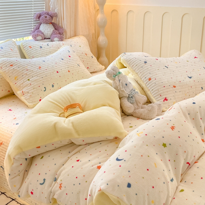 91家纺网 家纺一手货源 找家纺 云玲时尚 2025新款高克重牛奶绒印花床盖四件套 繁星点点