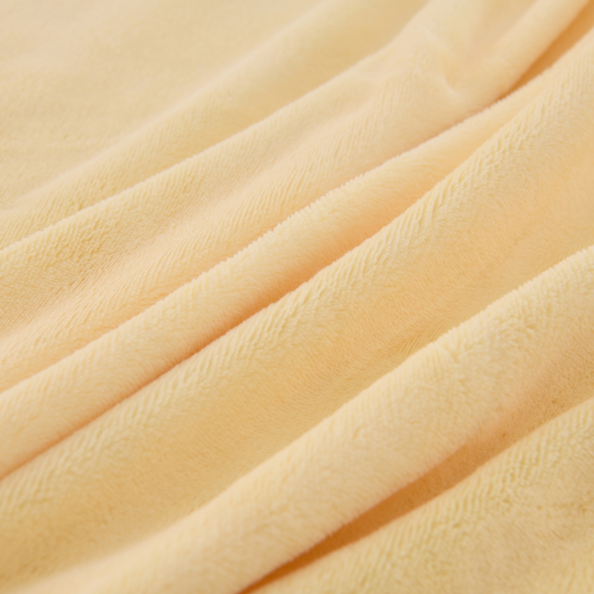 91家纺网 家纺一手货源 找家纺 湘之帛 2025新款简约毛巾绣牛奶绒床裙-小熊猫 小熊猫-米黄