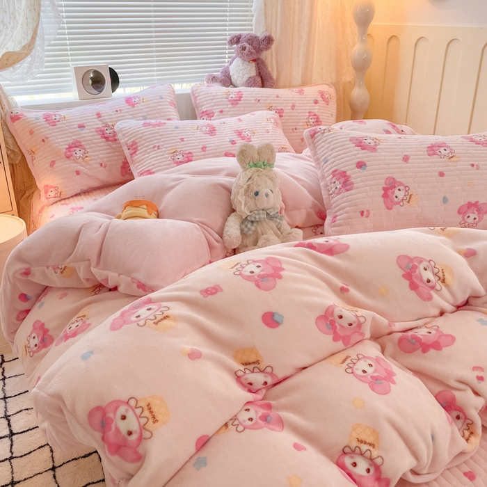 云玲时尚 2025新款高克重牛奶绒印花床盖四件套 粉色美蒂
