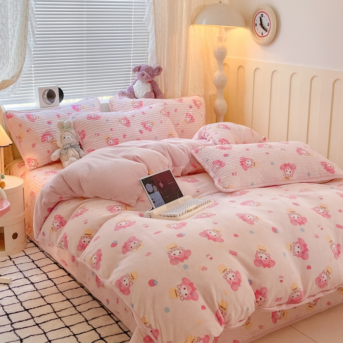 91家纺网 家纺一手货源 找家纺 云玲时尚 2025新款高克重牛奶绒印花床盖四件套 粉色美蒂