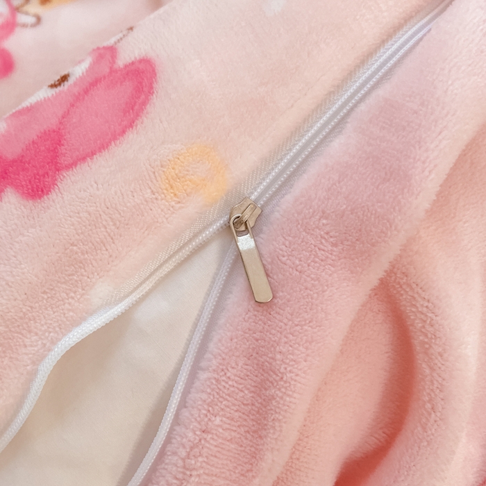 91家纺网 家纺一手货源 找家纺 云玲时尚 2025新款高克重牛奶绒印花床盖四件套 粉色美蒂