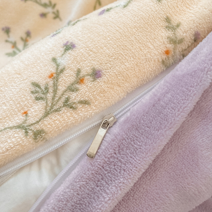 91家纺网 家纺一手货源 找家纺 云玲时尚 2025新款高克重牛奶绒印花床盖四件套 花枝兔