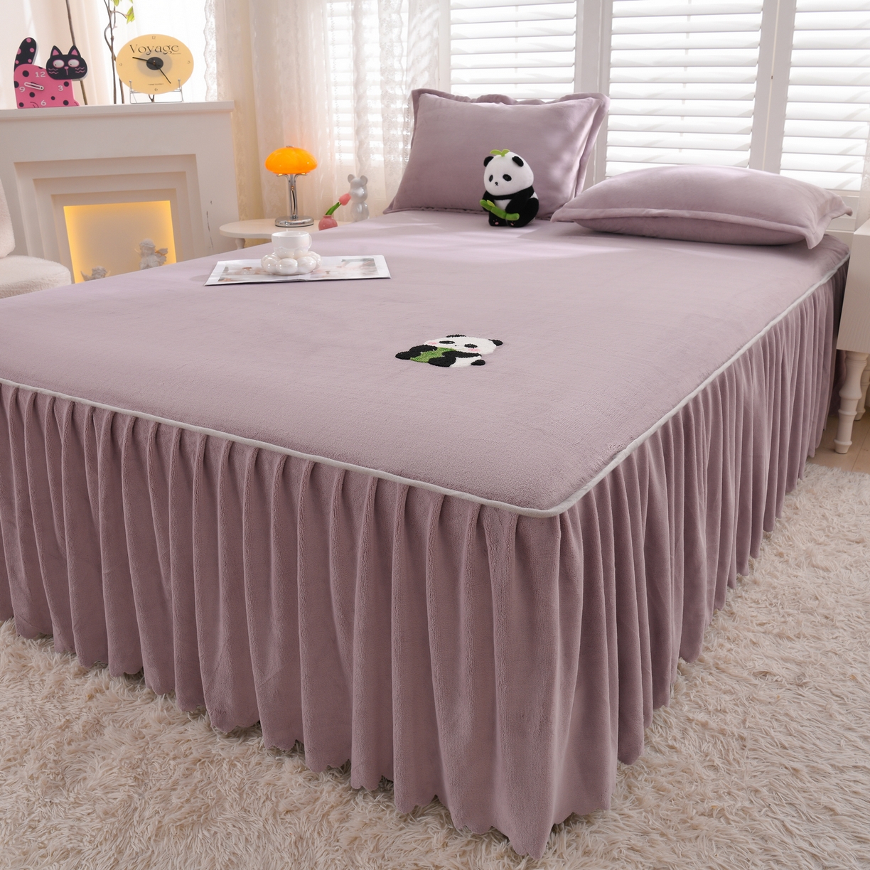 湘之帛 2025新款简约毛巾绣牛奶绒床裙-小熊猫 小熊猫-紫色