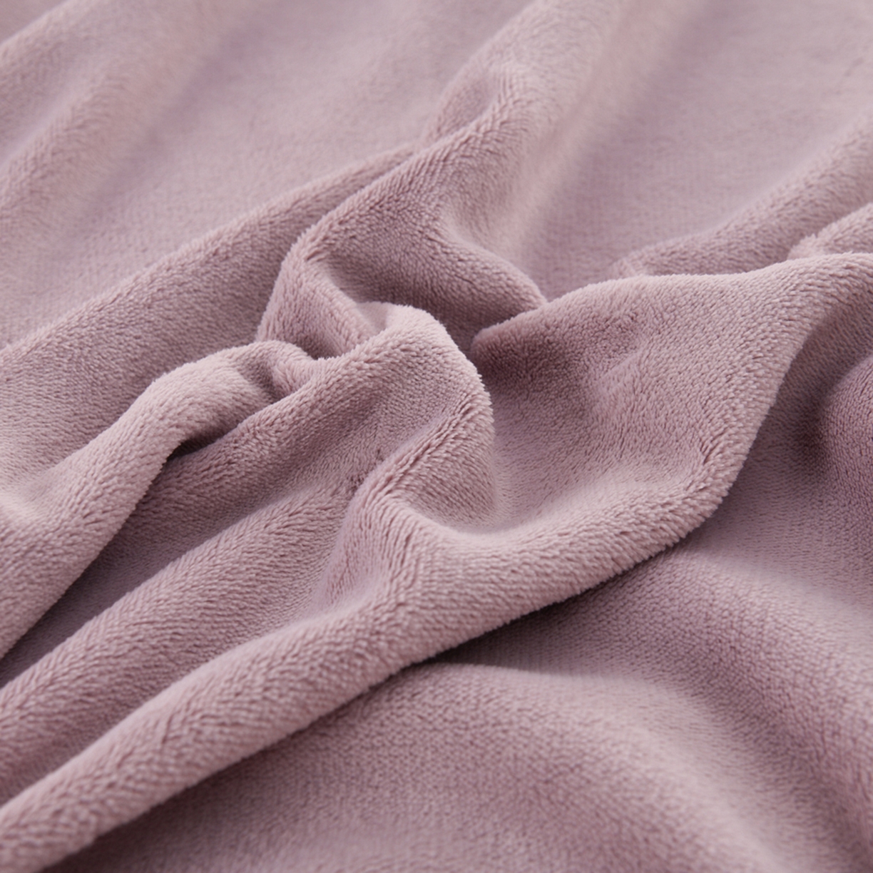 91家纺网 家纺一手货源 找家纺 湘之帛 2025新款简约毛巾绣牛奶绒床裙-小熊猫 小熊猫-紫色