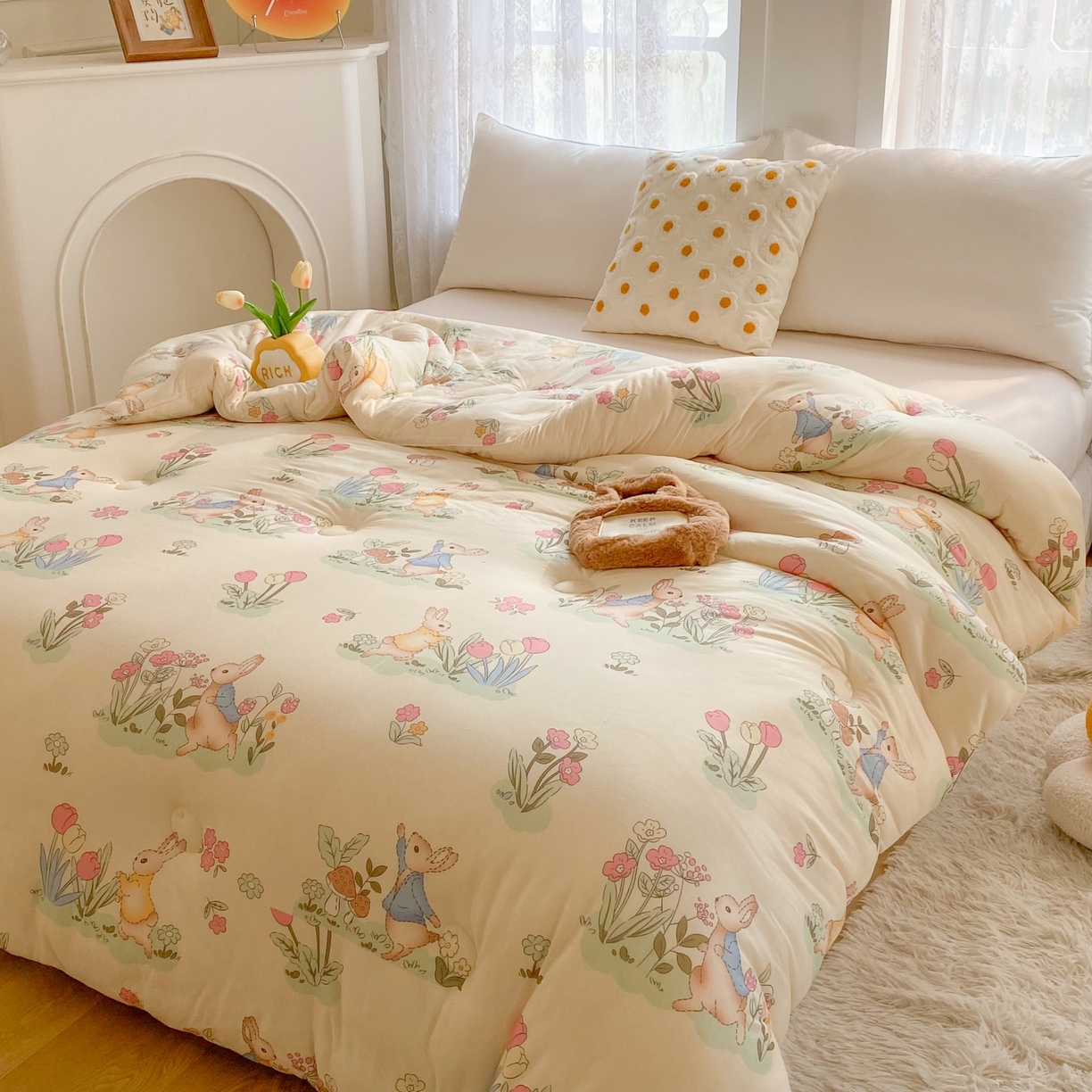 91家纺网 家纺一手货源 找家纺 小叮当家纺仓储工厂店 2025年新款A类母婴级宝宝被子豆豆绒牛奶针织棉被子儿童被子豆豆被大豆被春秋 牛奶针织被-嗨皮兔