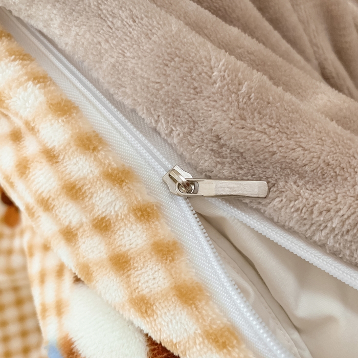 91家纺网 家纺一手货源 找家纺 云玲时尚 2025新款高克重牛奶绒印花床盖四件套 凯蒂乐园