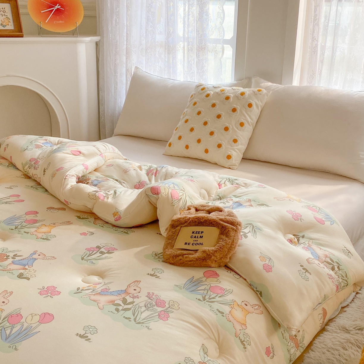 91家纺网 家纺一手货源 找家纺 小叮当家纺仓储工厂店 2025年新款A类母婴级宝宝被子豆豆绒牛奶针织棉被子儿童被子豆豆被大豆被春秋 牛奶针织被-嗨皮兔