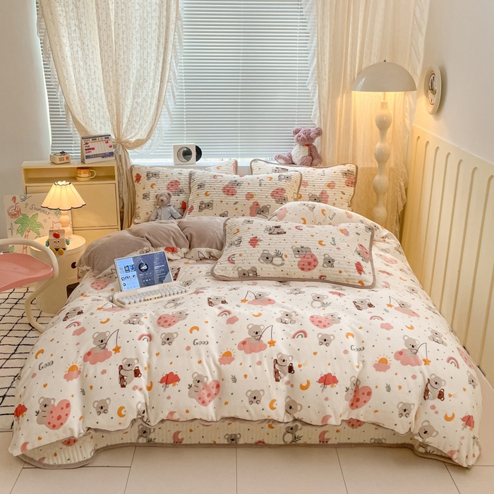 91家纺网 家纺一手货源 找家纺 云玲时尚 2025新款高克重牛奶绒印花床盖四件套 考拉