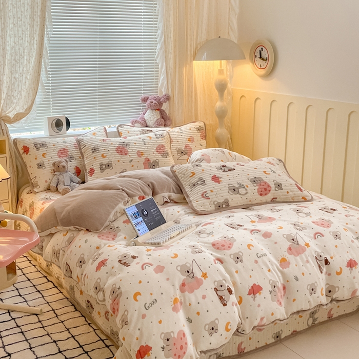 91家纺网 家纺一手货源 找家纺 云玲时尚 2025新款高克重牛奶绒印花床盖四件套 考拉